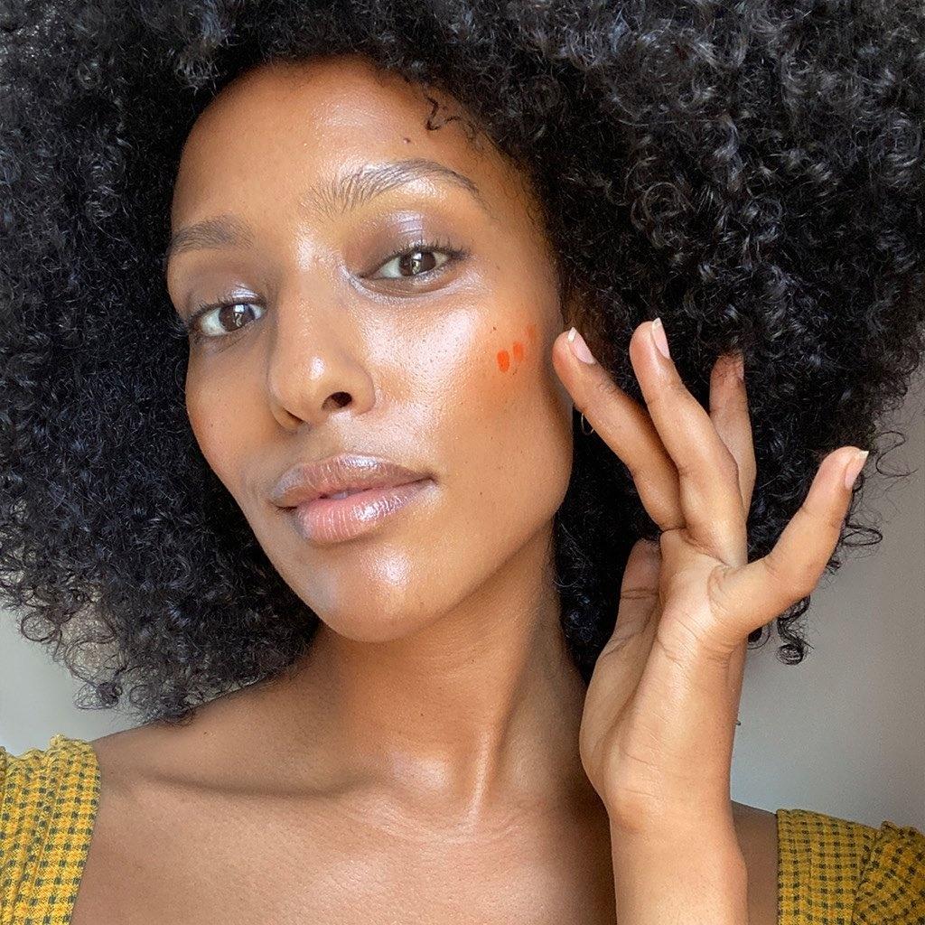 Look Monocromático: Blush Cremoso nos Olhos e Lábios para uma Produção Coordenada - inspiração 2