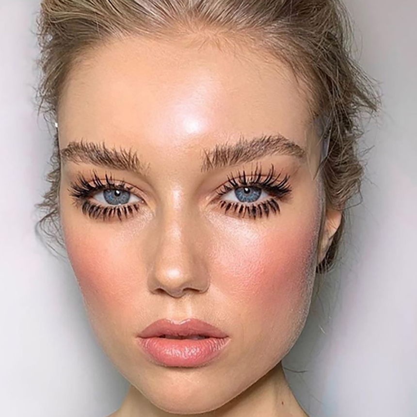 Mistura de Texturas: Camadas de Blush Cremoso e em Pó para Máxima Durabilidade - inspiração 1