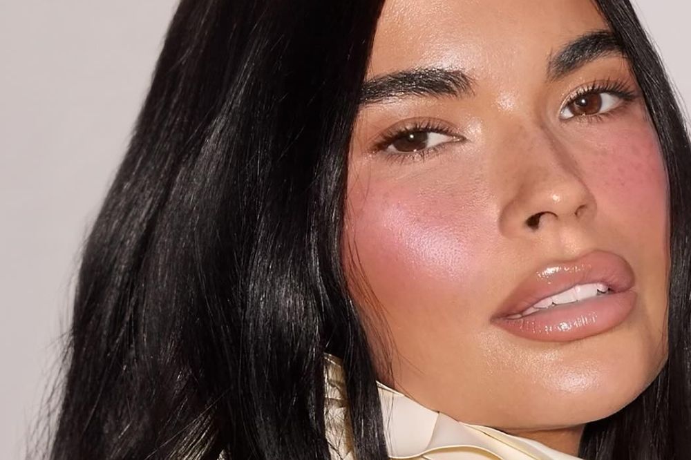 Pele Madura Radiante: Blush Cremoso com Partículas Refletoras para um Viço Jovial - inspiração 1