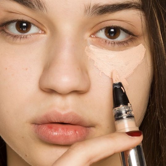 Iluminação Estratégica: Corretivo como Ponto de Luz - detalhe