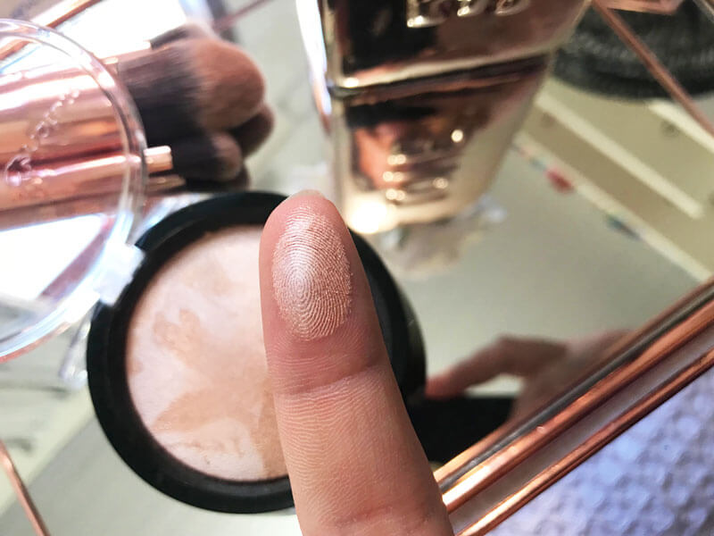 Foco no Arco do Cupido: Lábios Mais Volumosos e Definidos - inspiração 3