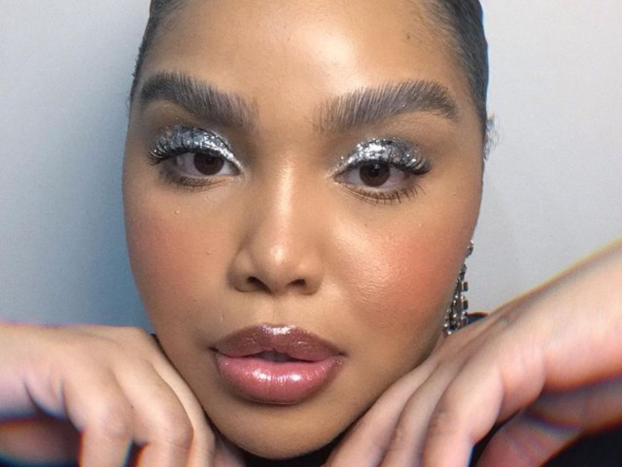 Brilho Estelar: Glitter Prata para Noites Inesquecíveis - inspiração