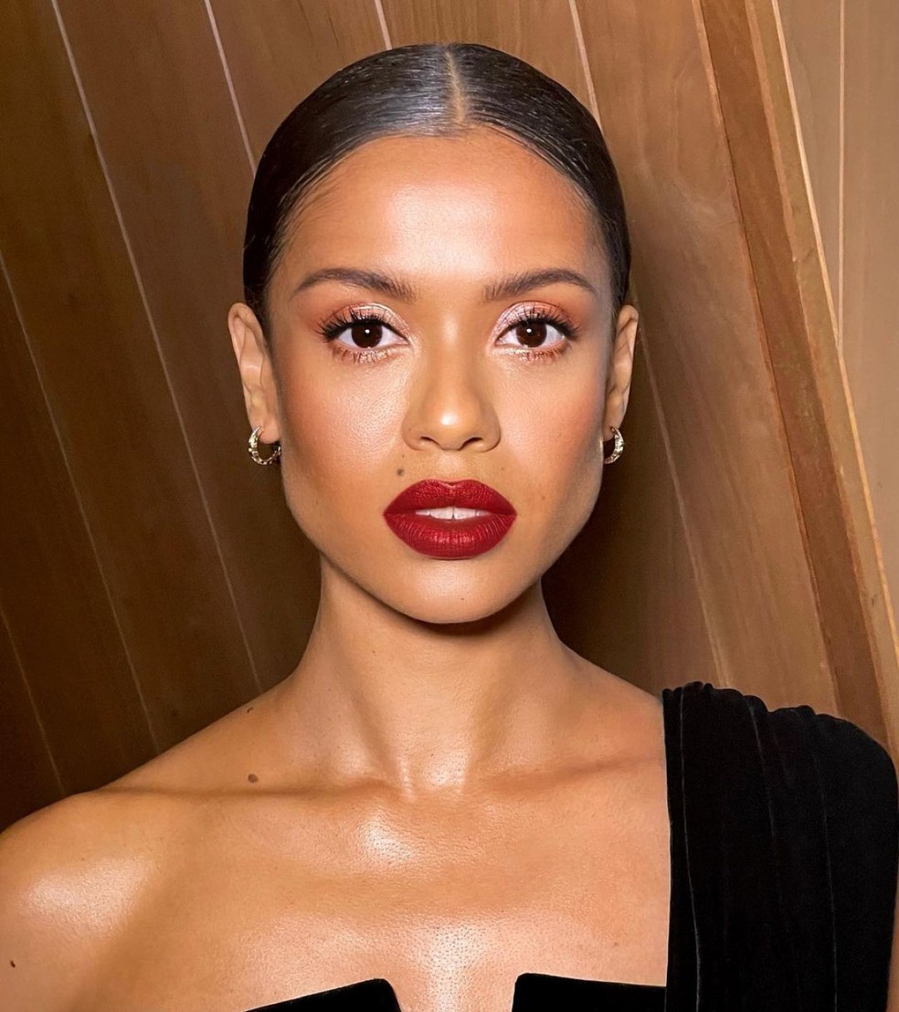 Batom Vermelho Icônico: Elegância Atemporal para Seus Lábios - ideia