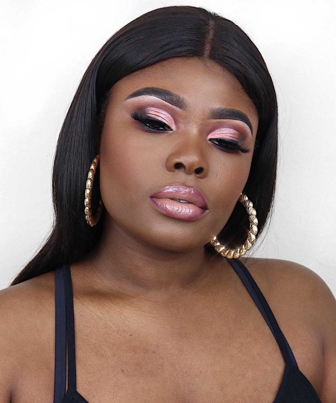 Cut Crease Aberto com Dourado: Um Toque de Glamour - inspiração