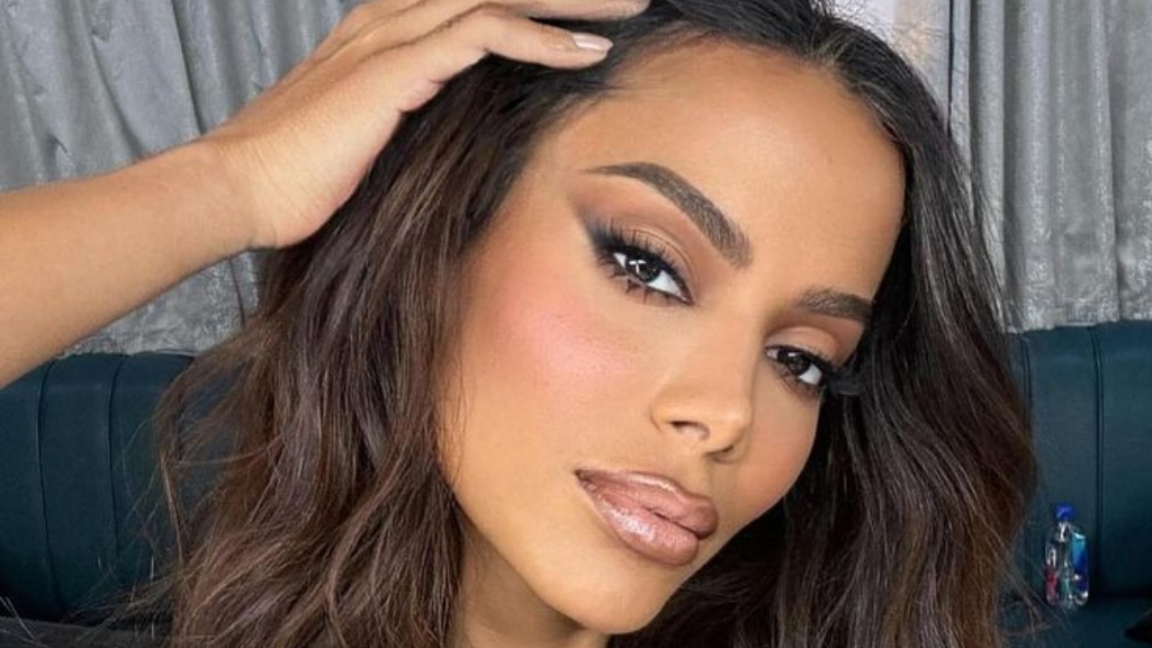 Frescor e Leveza: Olhos Castanhos com Sombra Pêssego e Dourado Rosê - inspiração 3