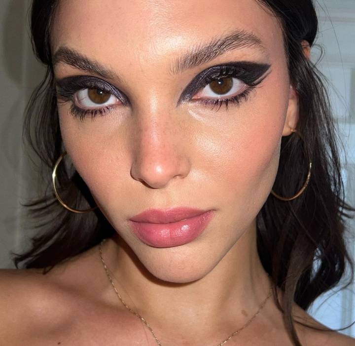 Olhos Castanhos Dramáticos com Preto e Prata - inspiração 2