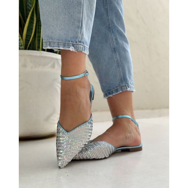 Sapatilhas Metalizadas: Brilho e Glamour para Ocasiões Especiais - ideia