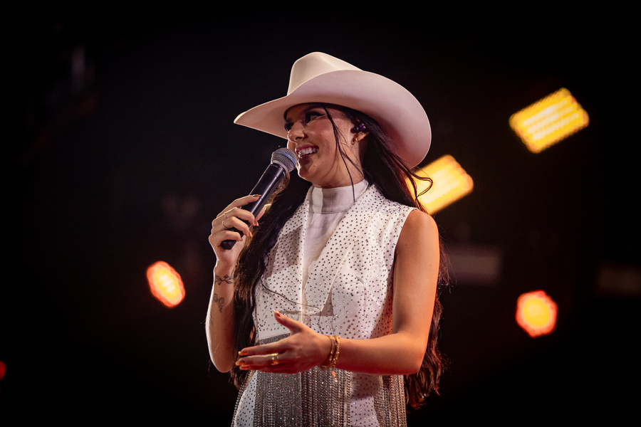 Ana Castela aparece de mega hair; especialista explica como cuidar dos fios Ana Castela aparece de mega hair; especialista explica como cuidar dos fios