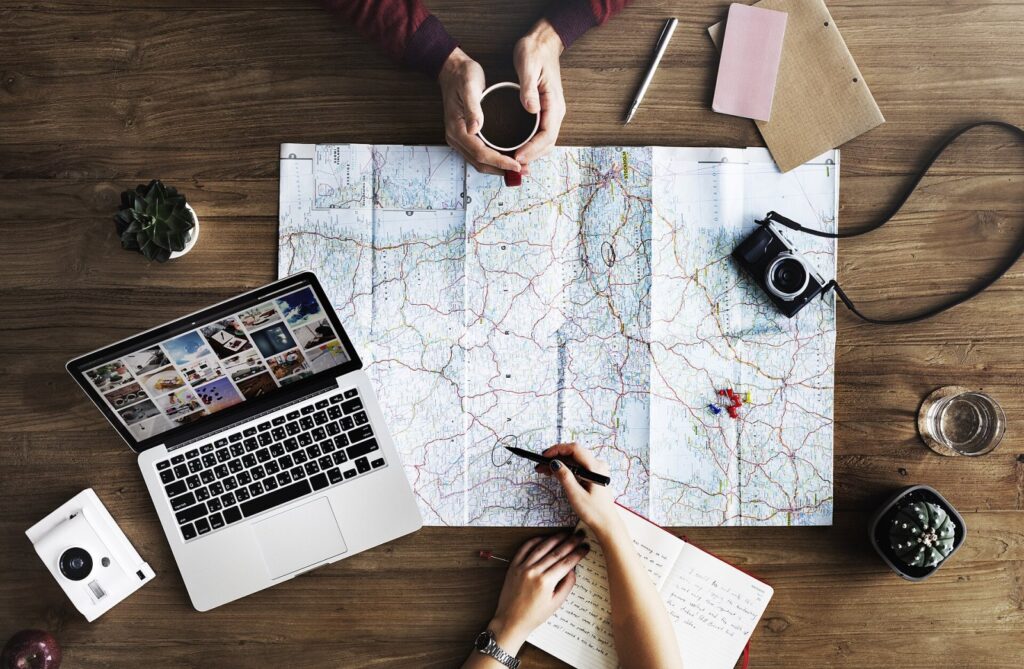 Inteligência artificial ajuda a planejar viagens, mas não substitui o encontro com o destino Inteligência artificial ajuda a planejar viagens, mas não substitui o encontro com o destino