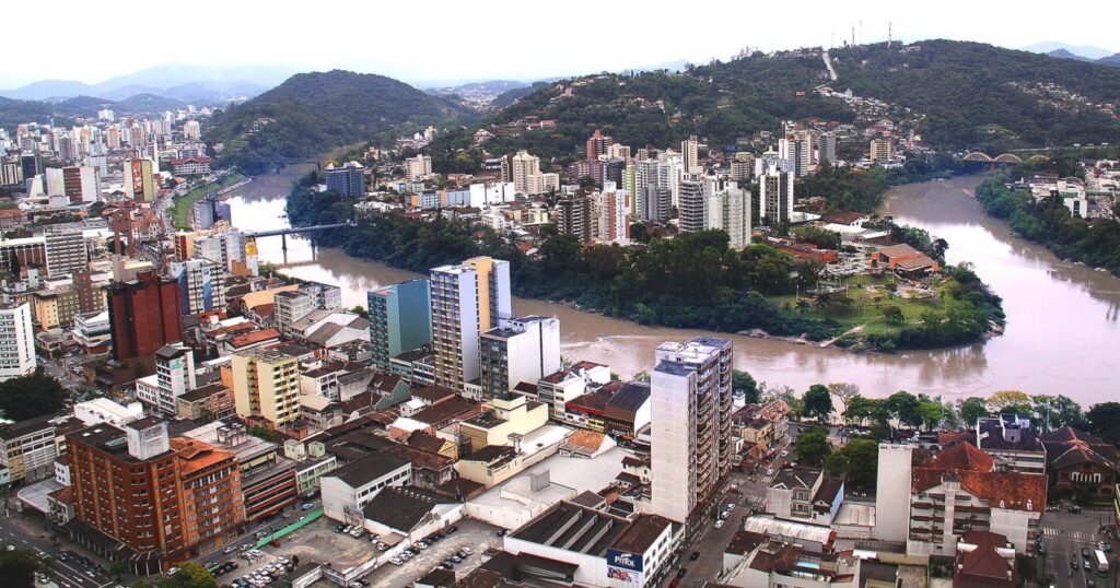 Prainha de Blumenau terá estacionamento pago de R$ 3 por hora Blumenau