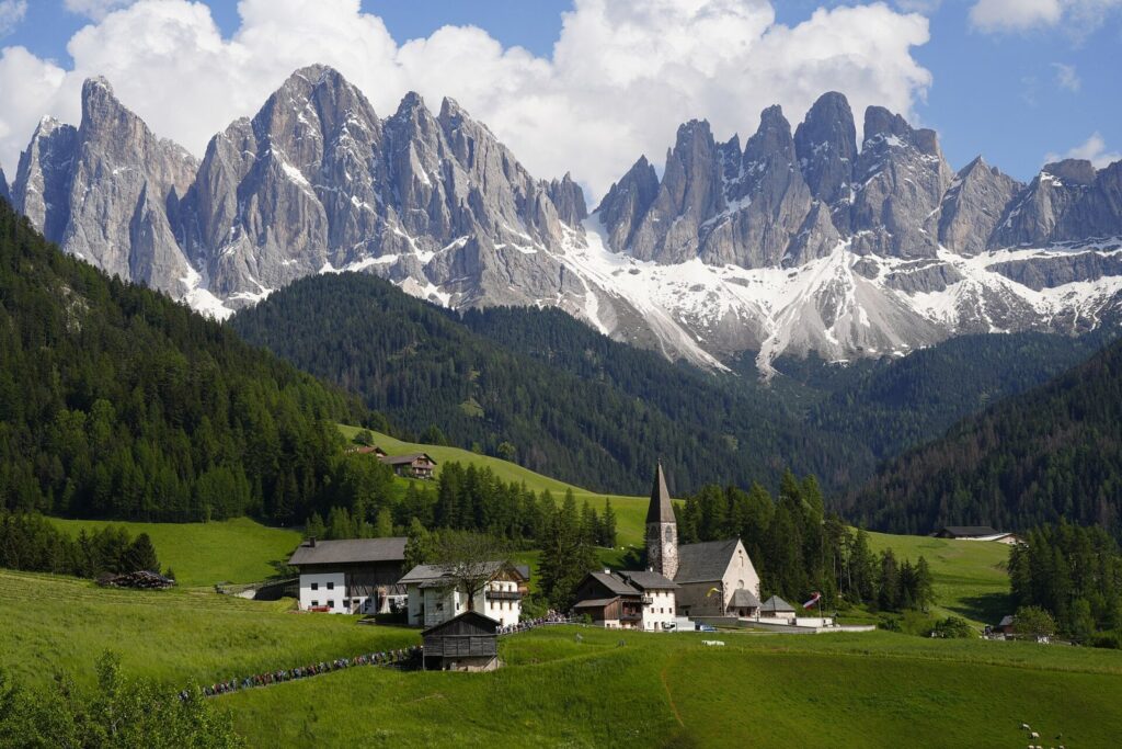 As Dolomitas estão entre os locais do Vêneto citados pela seleção.
